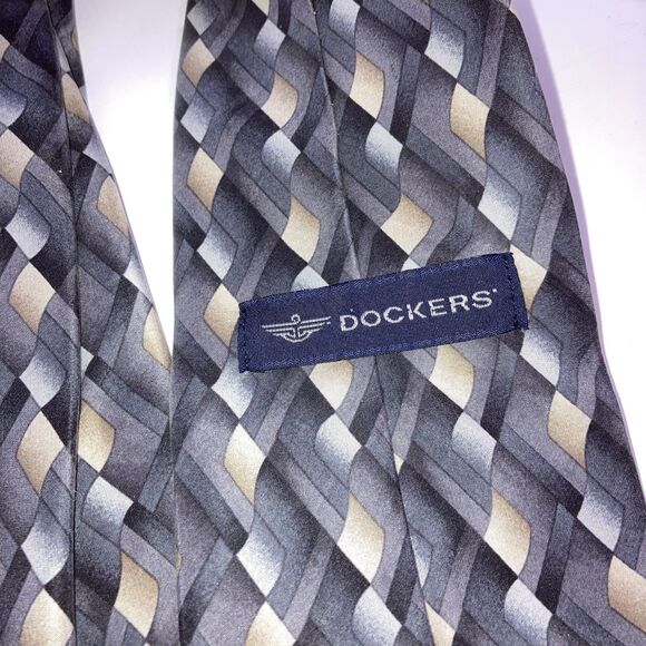 Dockers Silk Tie Gray  Black Beige Geometric Squares Men Necktie 56 x 3.5 - Picture 3 of 4